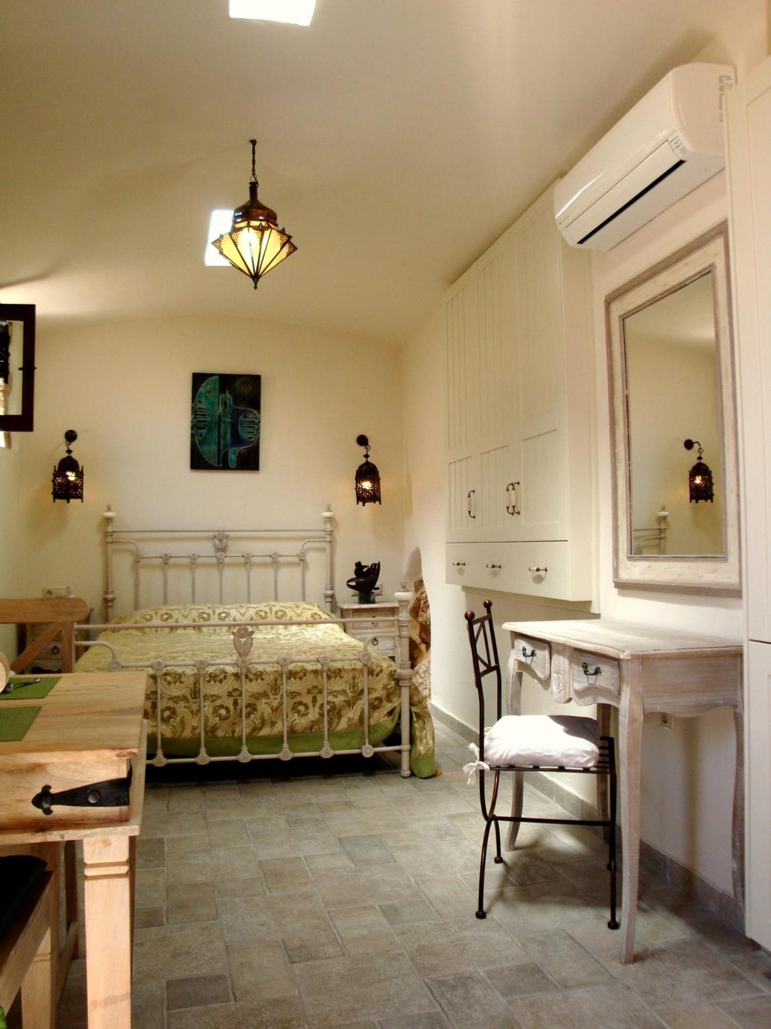 Bright Sun Villas Chalki Town Bagian luar foto