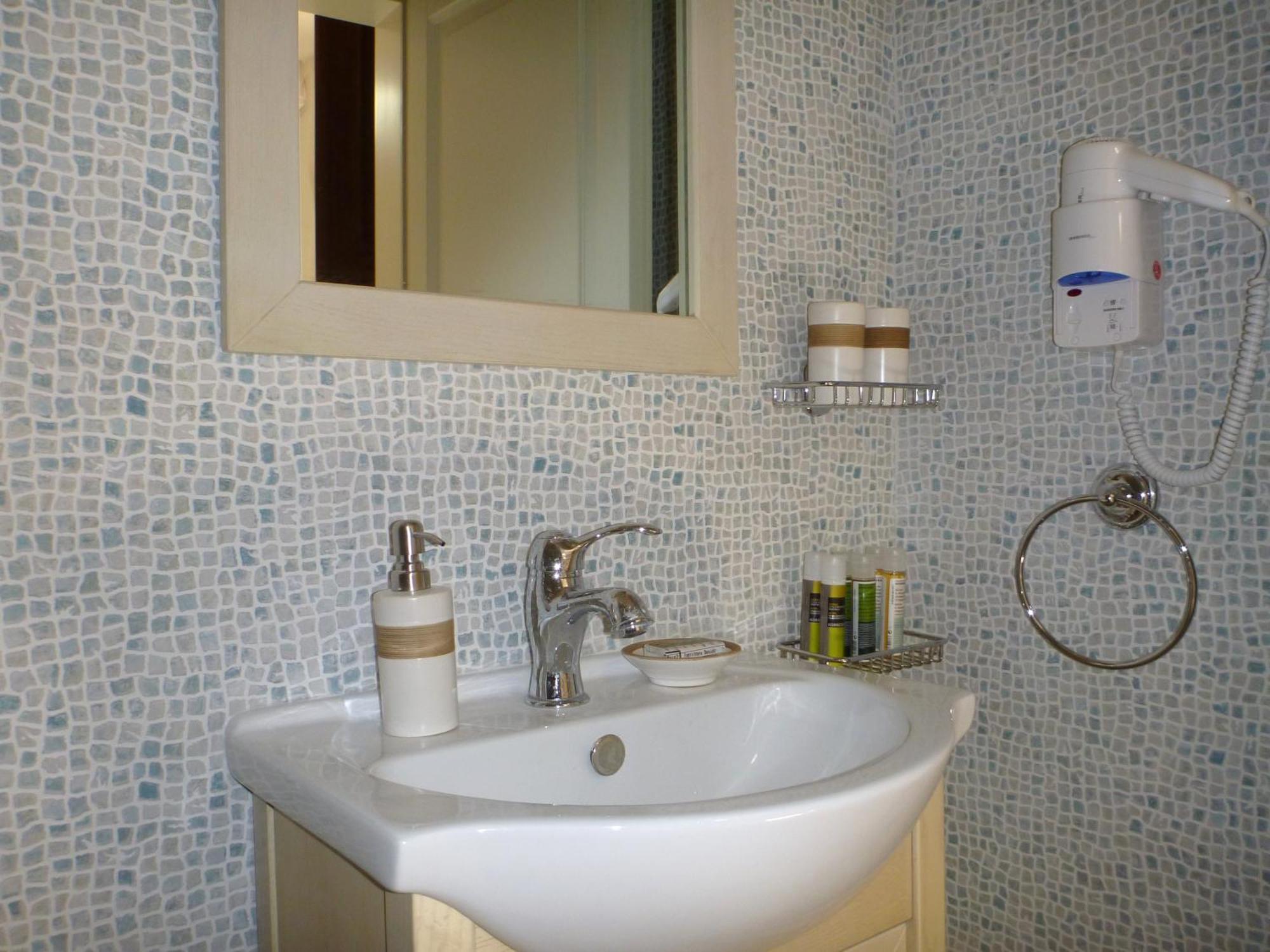 Bright Sun Villas Chalki Town Bagian luar foto